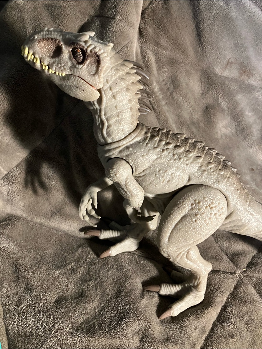 Jurassic World Destroyer And Devour Indominus Rex Lights And Sound 22"L X 13"T